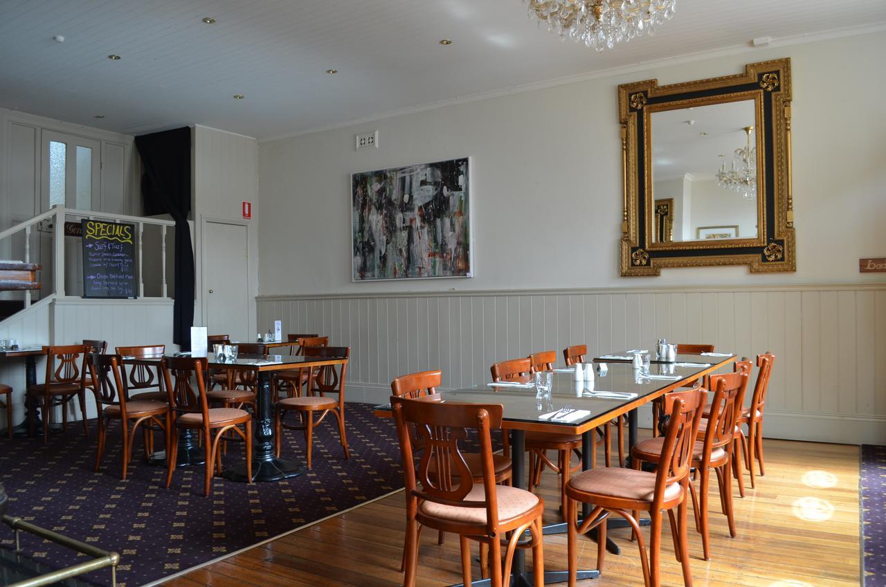 The Empire Hotel Deloraine Dış mekan fotoğraf